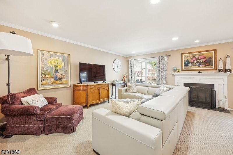 1st image of 94 Giordano Dr