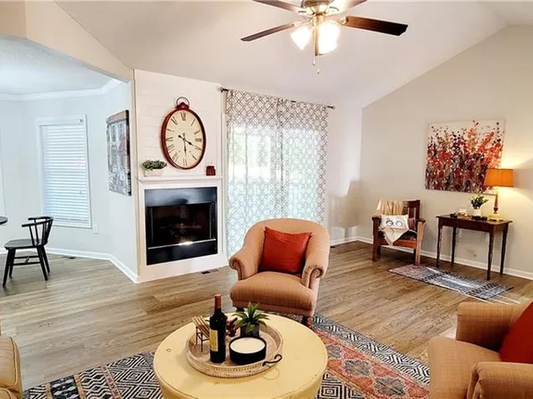 2616 Carriage Ln, Lincolnton, NC 28092
