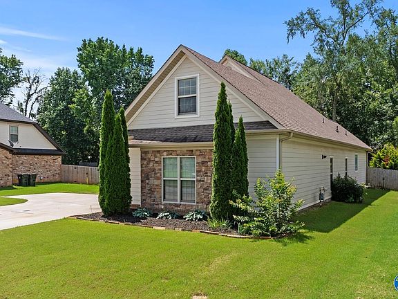 3rd image of 214 Liz Ln