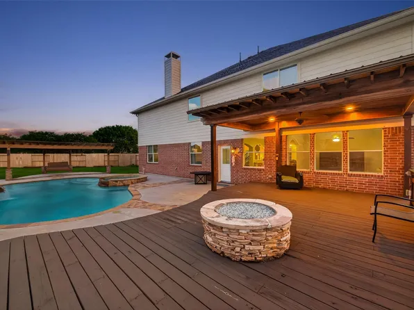 394 Dover Ln, League City, TX 77573