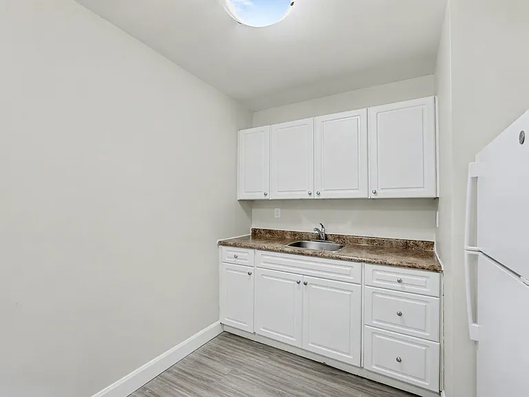 2 Avon Rd — Photo 9