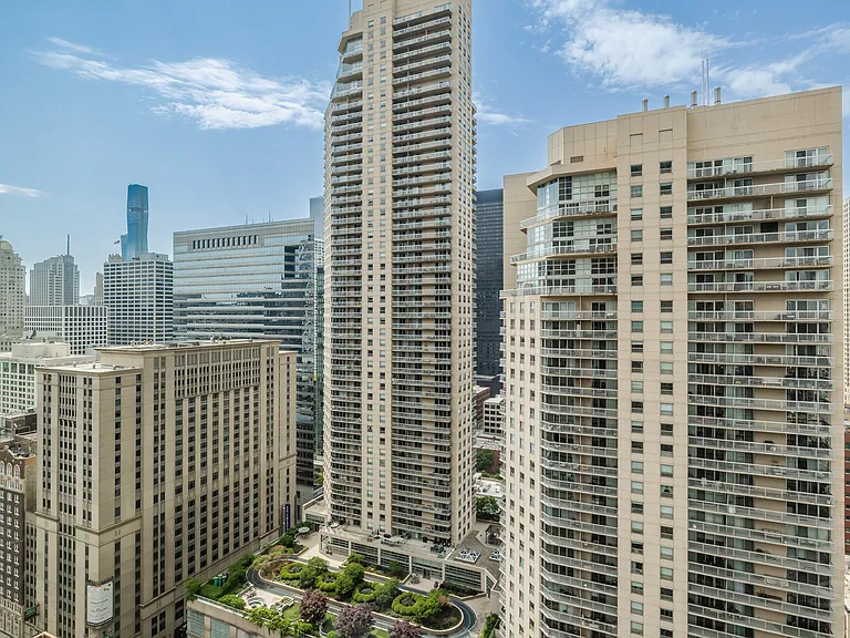 33 W Ontario St #31D — Photo 48