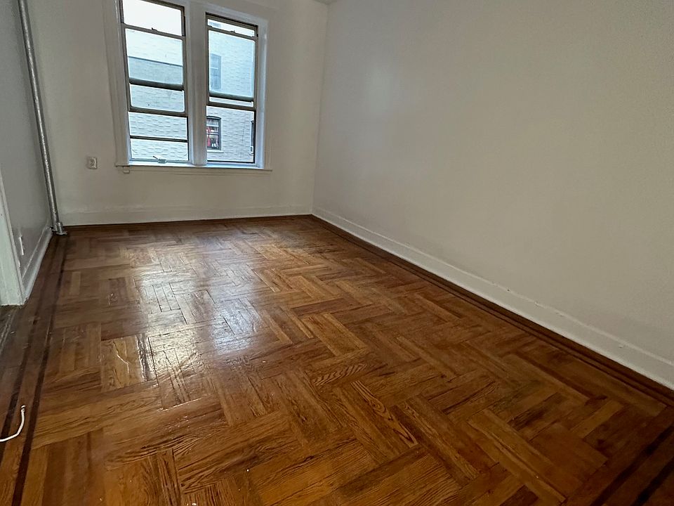 2nd image of 390 Hooper St APT 1C