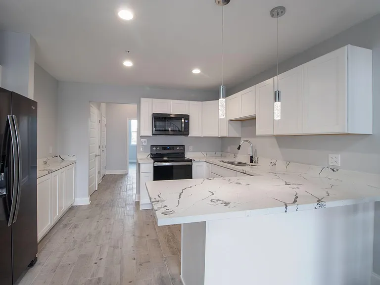 225 Winter Garden Dr #B4 — Photo 6