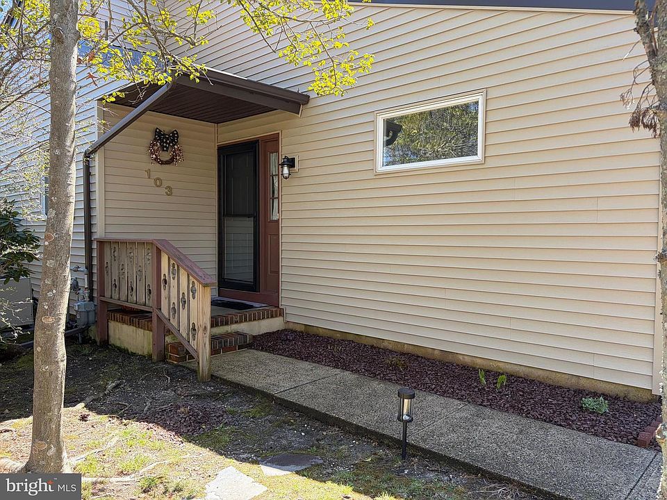 1st image of 103 Middle Holly Ln