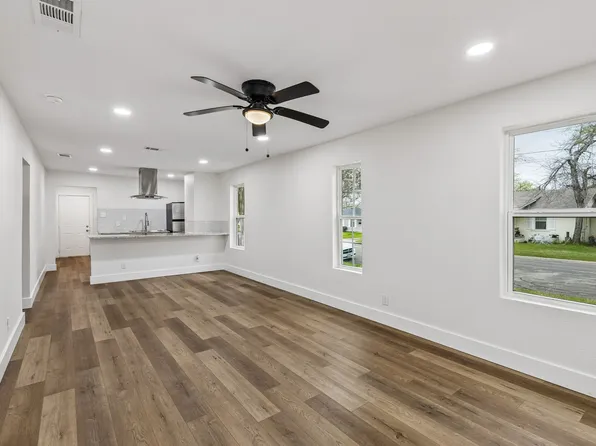 511 Panhandle St, Denton, TX 76201