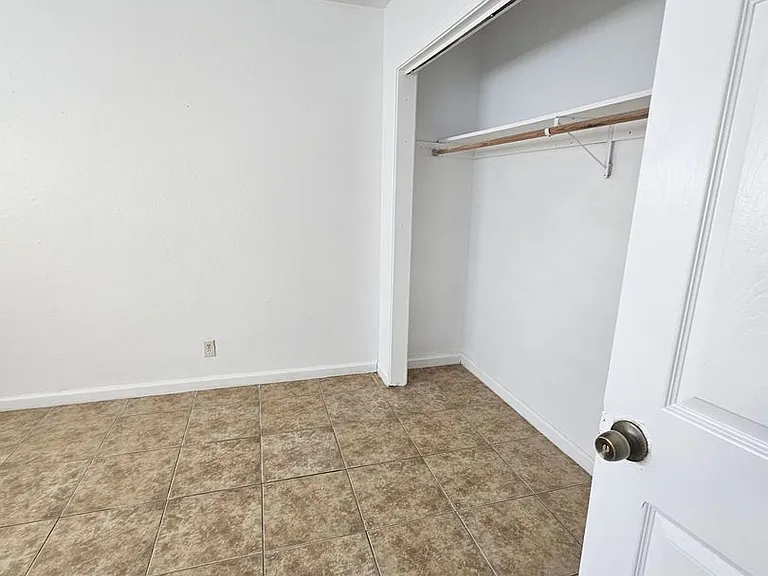 728 Illinois Ave — Photo 6