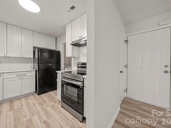 5th image of 9037 J M Keynes Dr Unit 28