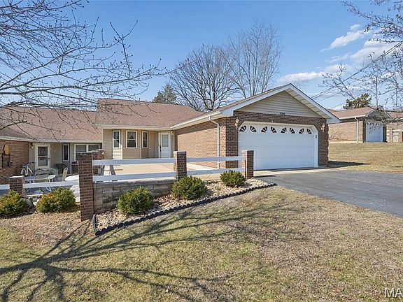 3rd image of 1740 Napoleon Dr