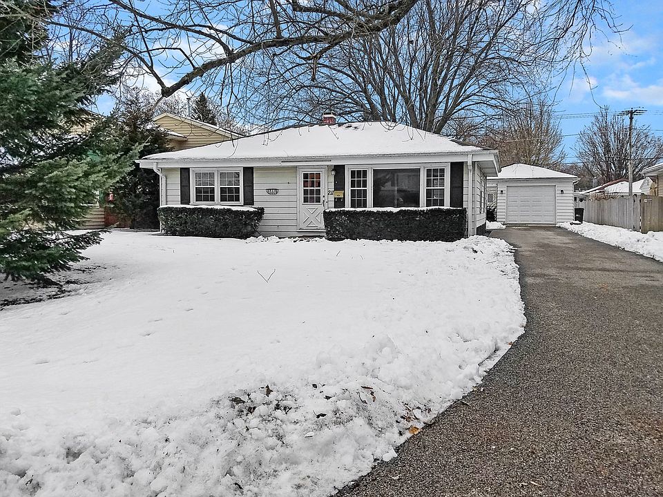 1st image of 211 Heather Ave
