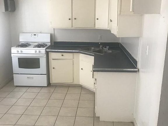 3rd image of 327 Bustillos Dr