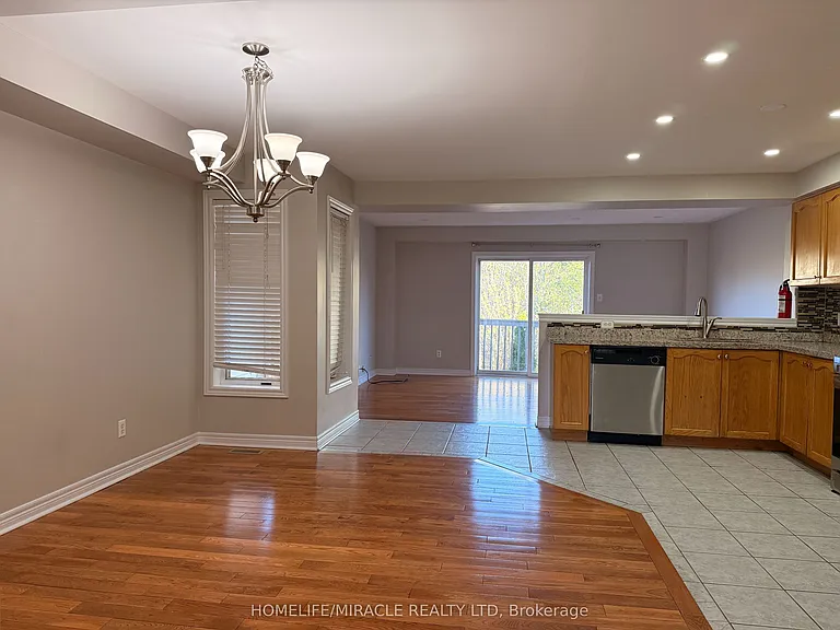 98 Marycroft Ct — Photo 5