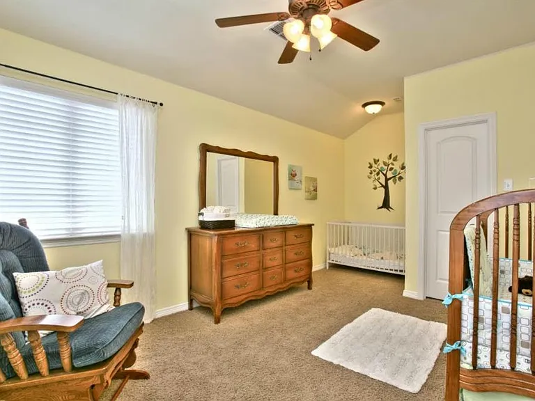 401 Bluefinch Dr — Photo 5