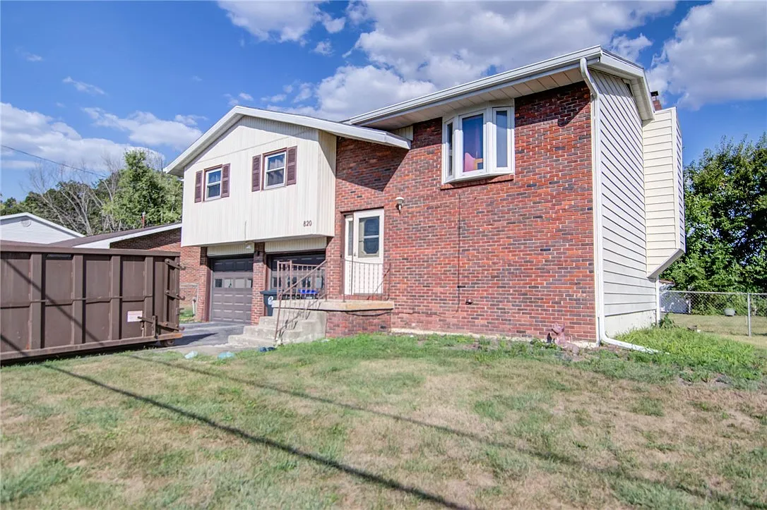 820 Kirk Dr photo 1