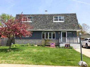 2306 Rohlwing Rd, Rolling Meadows, IL 60008