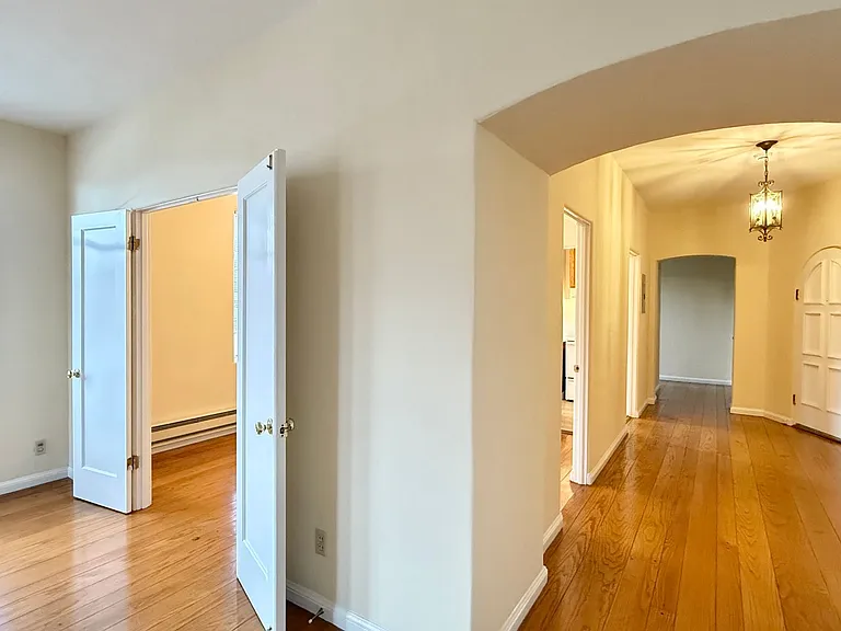 Ivy Dr. 2551 — Photo 11