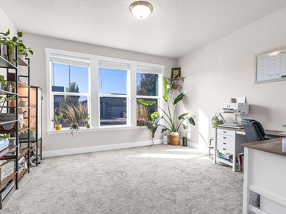 4th image of 3956 Corvina St