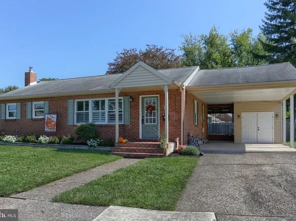 74 Runyon Rd, Hummelstown, PA 17036