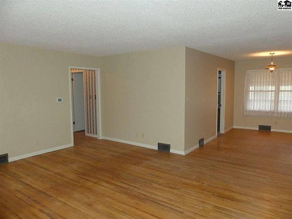 5th image of 2201 N Tyler St