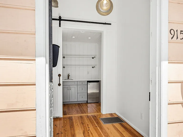 entry from green street