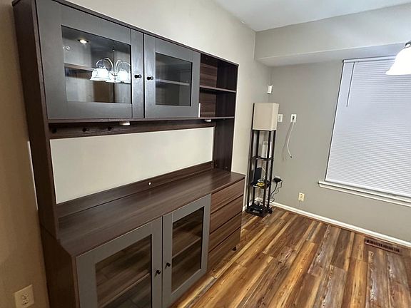 5th image of 3627 Wood Creek Dr