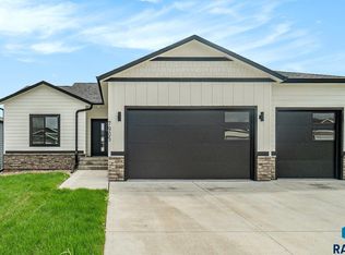 7905 E Marana St, Sioux Falls, SD 57110