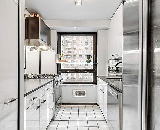 4th image of 415 E 54th St APT 5F