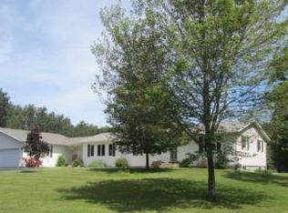 W2554 Woodridge Dr, Marinette, WI 54143