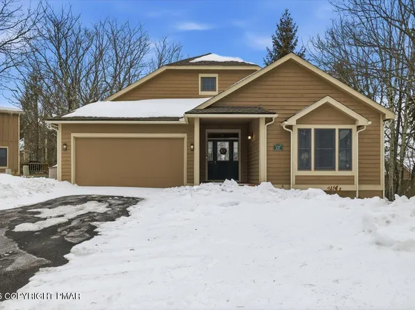 137 Laurel Ct, Tannersville, PA 18372