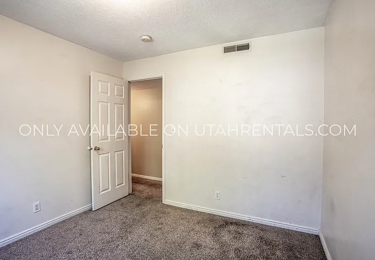 1214 W 1380 N — Photo 15