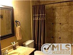 4th image of 6017 Waterway Dr