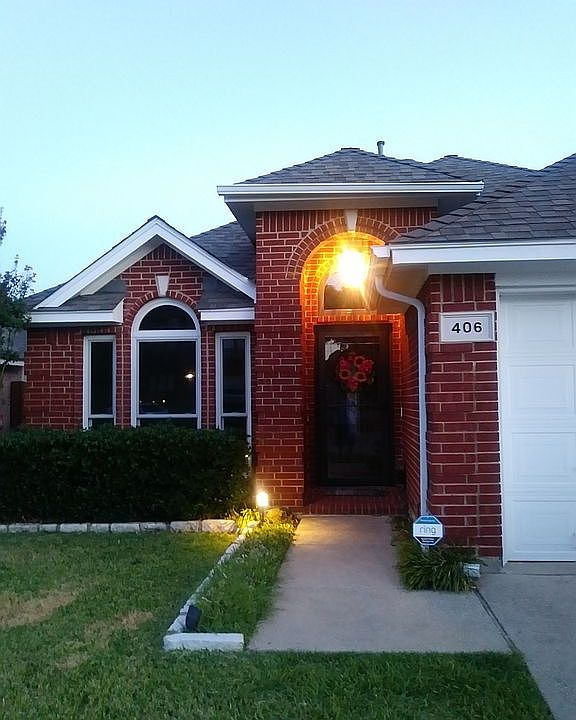 2nd image of 406 Harwood Cir