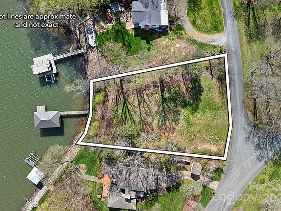 4th image of 8762 Harbor Cir #13