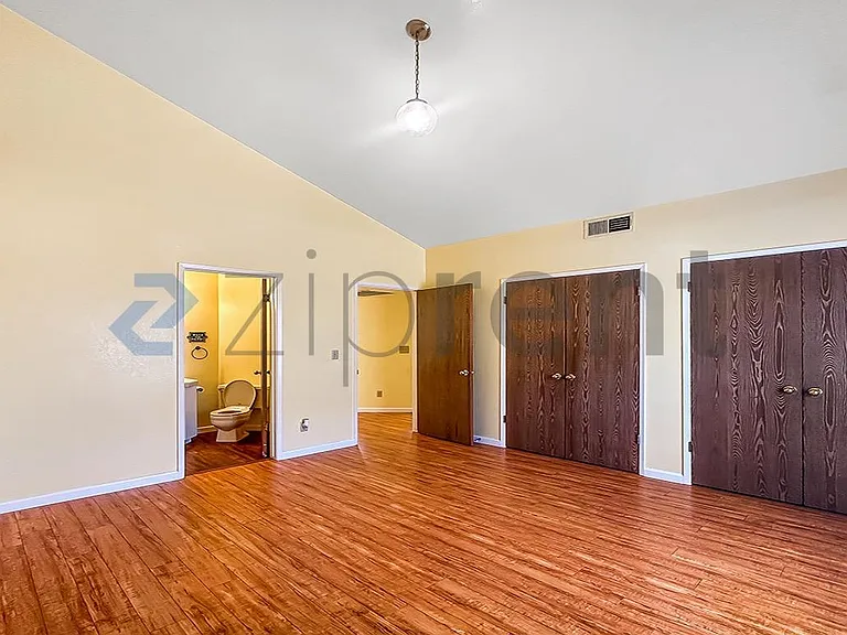 5490 N West Ave #104 — Photo 13