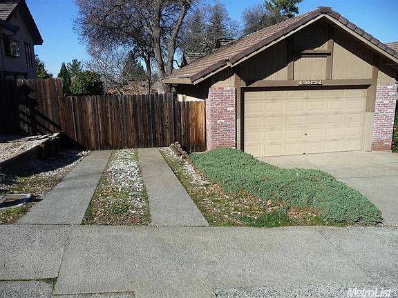 3rd image of 12821 Erin Dr
