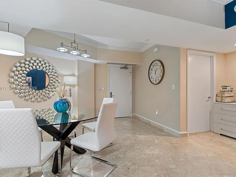 19900 E Country Club Dr #616 — Photo 3