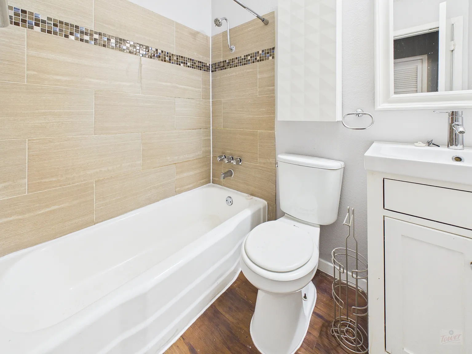 2401 Manor Rd Apt 127 — Photo 4