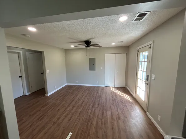 (undisclosed Address), Lebanon, KY 40033