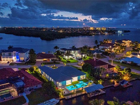 2nd image of 813 Cal Cove DR
