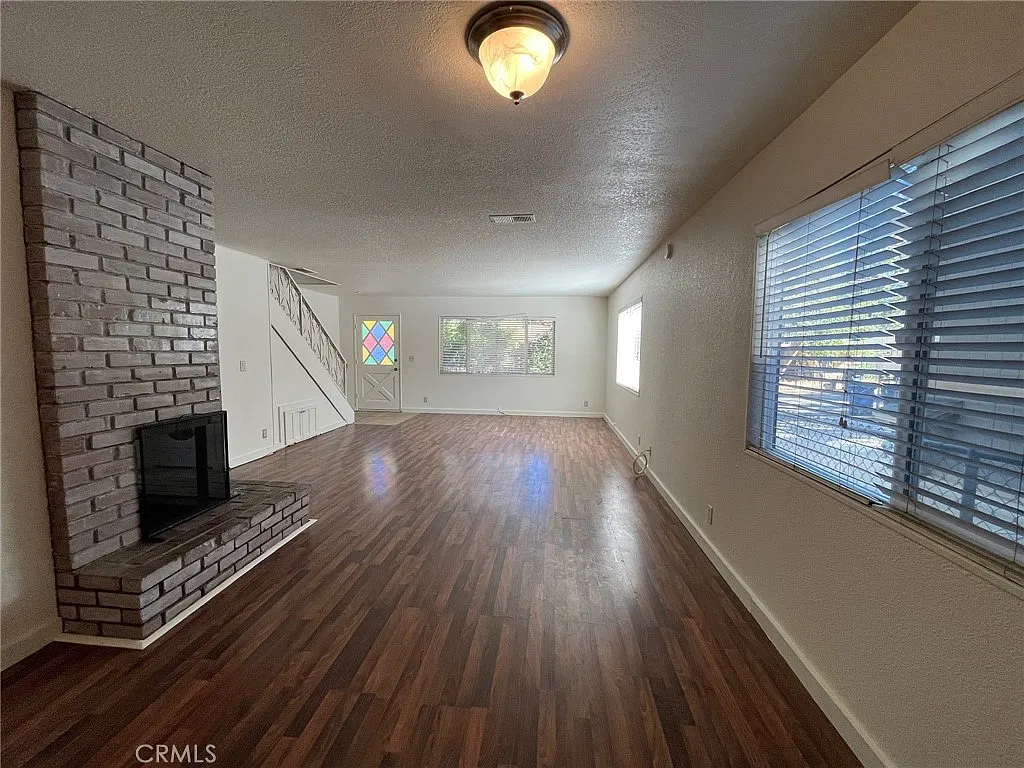 2 bed, 1311 sqft, $1,950 — Photo 3