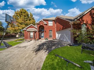 8001 Saint Fillans Ln, Rowlett, TX