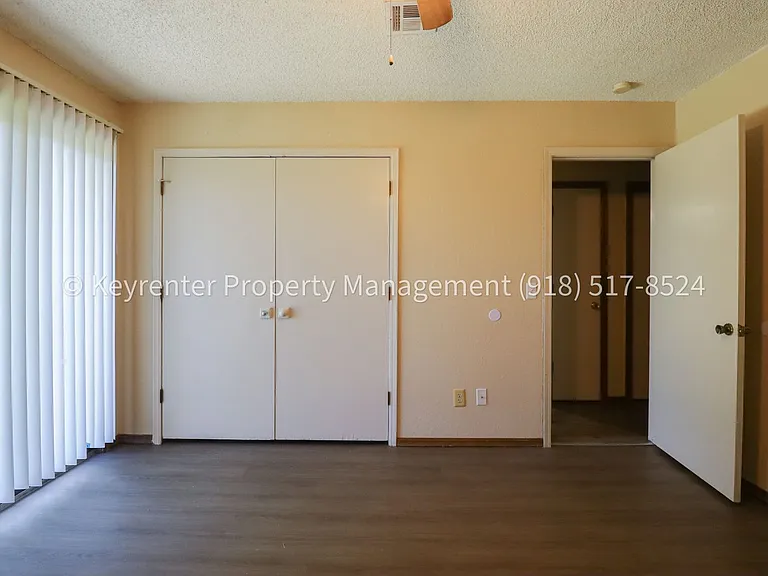 E 39th Pl Quadplex — Photo 18