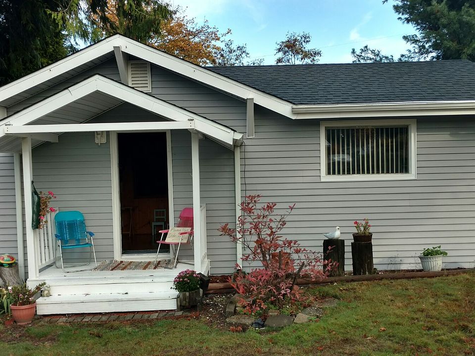 1st image of 1303 E 67th St
