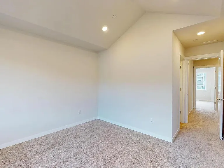15992 NW Hosmer Ln — Photo 8