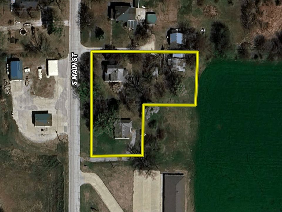 1st image of 305 Main St