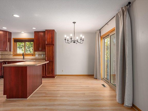5th image of 2678 Henslow Ave N