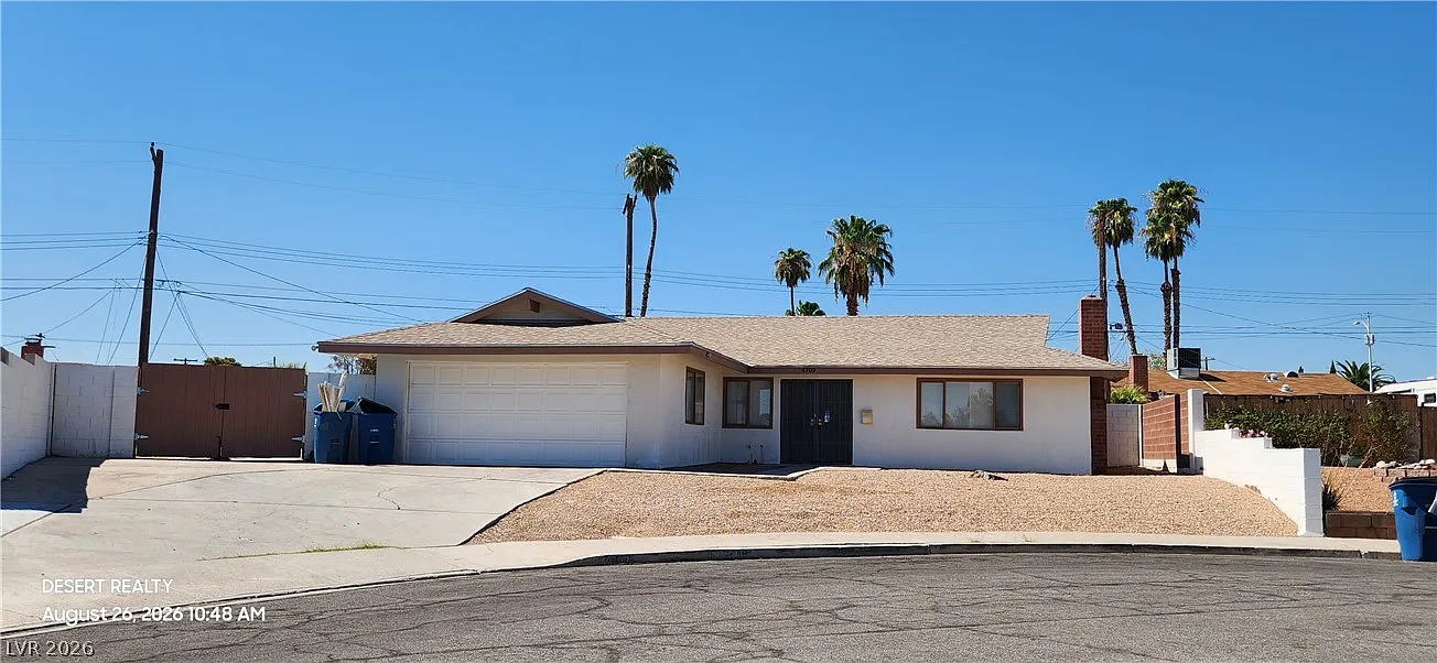 3 bed, 1372 sqft, $1,801 — Photo 1