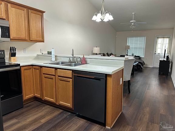 3rd image of 1432 Dunhurst Dr