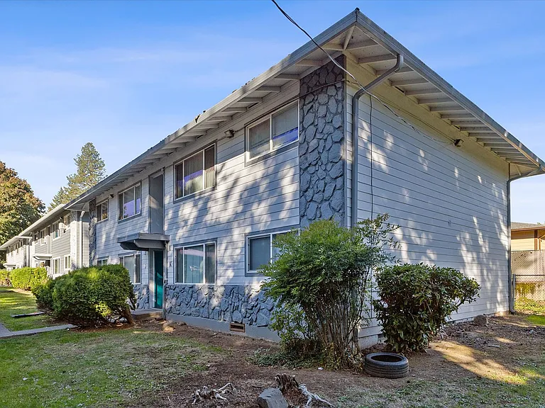 Green Tree Apartments — Photo 2