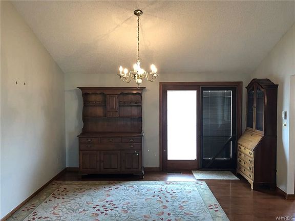5th image of 1934 Creekside Dr